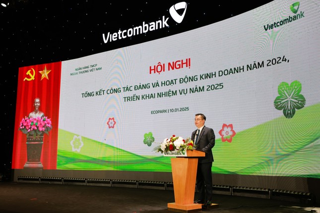 Vietcombank vững thế dẫn đầu, bứt phá với dấu ấn xanh ảnh 1