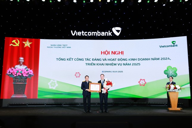 Vietcombank vững thế dẫn đầu, bứt phá với dấu ấn xanh ảnh 3