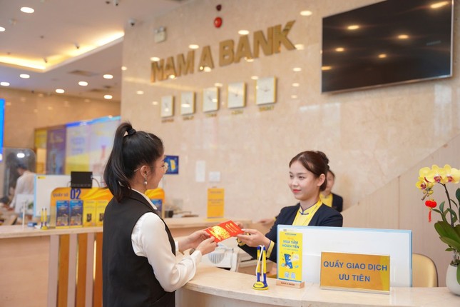 Nam A Bank lì xì khách hàng đầu xuân 2025 ảnh 1