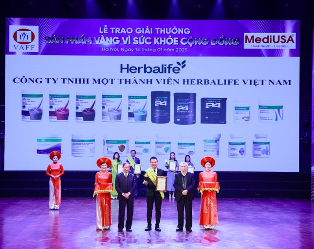 Herbalife Việt Nam đạt giải thưởng 'Sản phẩm vàng vì sức khỏe cộng đồng' lần thứ 10 liên tiếp ảnh 1