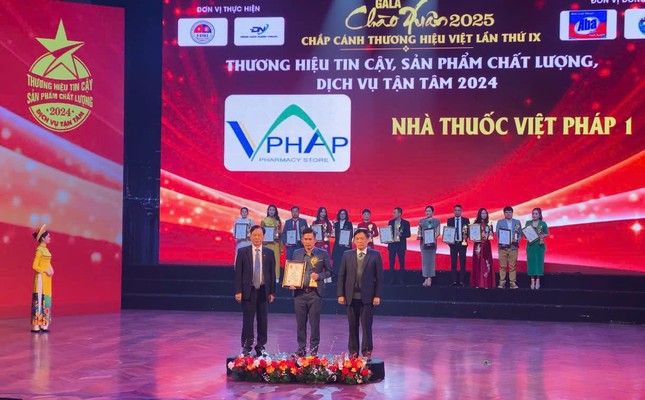 Nhà thuốc Việt Pháp 1 khẳng định vị thế Top 10 Thương hiệu Tin cậy - Chất lượng - Tận tâm 2024 ảnh 1