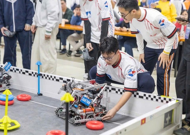 Đội GreenAms Robotics Team 36070N chiến thắng tại giải Quốc gia Việt Nam VEX V5 Robotics 2025 ảnh 2