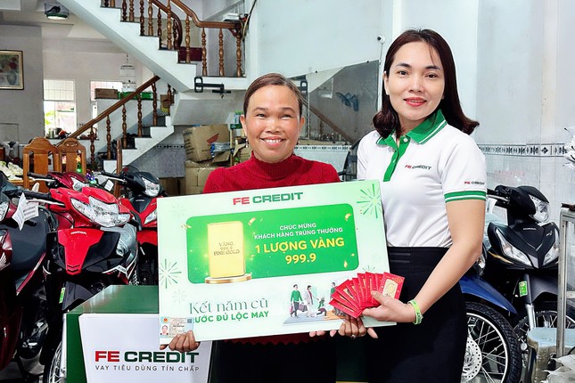 'Lộc may' trao tay hàng ngàn khách hàng của FE CREDIT ảnh 3