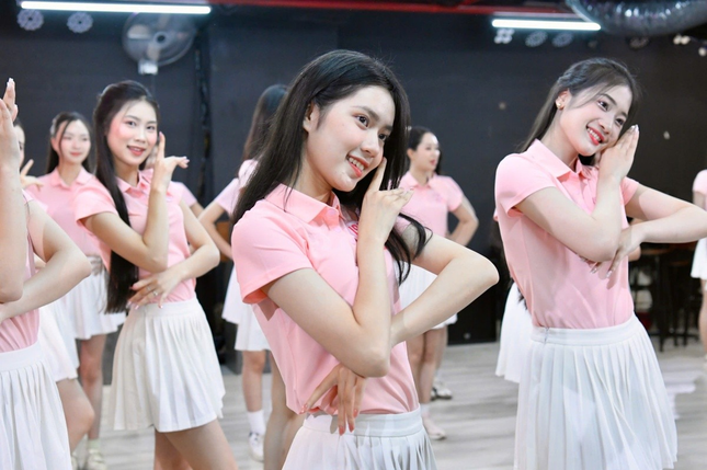 CERA Uniforms – Đồng hành cùng hành trình rạng rỡ của 41 thí sinh Hoa Hậu Việt Nam 2024 ảnh 4