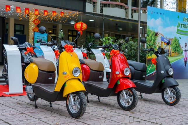 VinFast “hâm nóng” phân khúc xe máy điện cho học sinh: Giá chỉ từ 14,99 triệu đồng ảnh 1