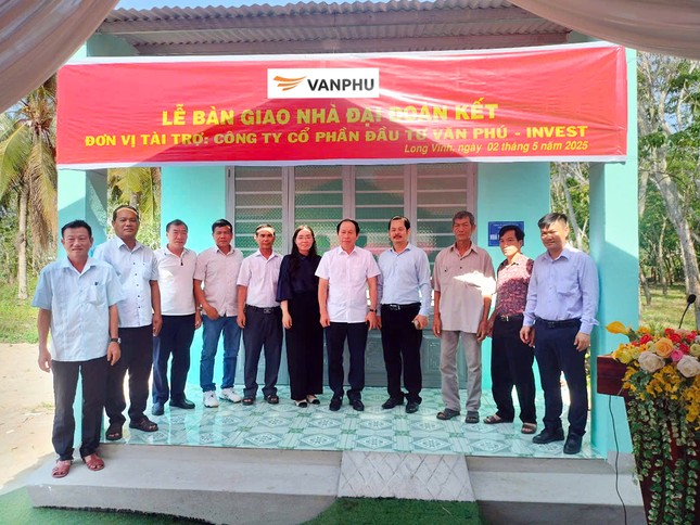 Văn Phú – Invest ủng hộ 720 triệu đồng xóa nhà tạm, nhà dột nát: Hành động vì cộng đồng và triết lý phát triển bền vững ảnh 2