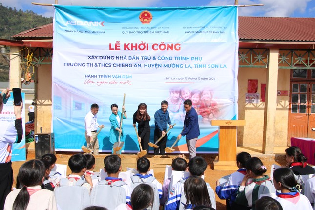 ABBANK thành công gây quỹ 1 tỷ đồng xây trường cho trẻ em vùng cao ảnh 3