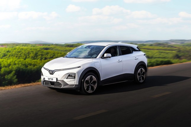 Vinfast chính thức mở bán mẫu xe VF 6 tại Indonesia ảnh 2