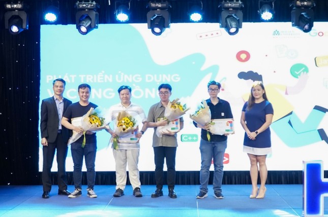 Sinh viên ngành Công nghệ Thông tin Trường Đại học Hoa Sen 100% có việc làm đúng chuyên ngành khi ra trường ảnh 1