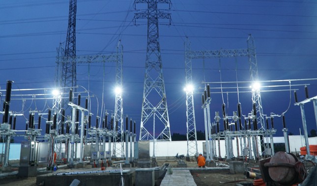 Nỗ lực đầu tư, đảm bảo điện mùa nắng nóng khu vực phía Nam ảnh 3