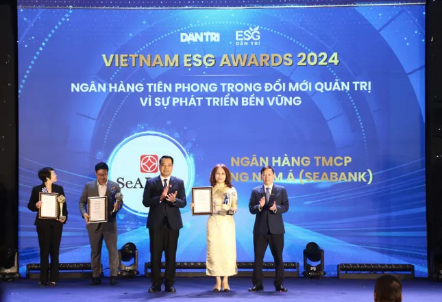 SeABank được vinh danh 'Ngân hàng tiên phong trong đổi mới quản trị vì sự phát triển bền vững' tại Vietnam ESG Awards- Ảnh 1. SeABank được vinh danh 'Ngân hàng tiên phong trong đổi mới quản trị vì sự phát triển bền vững' tại Vietnam ESG Awards- Ảnh 1.