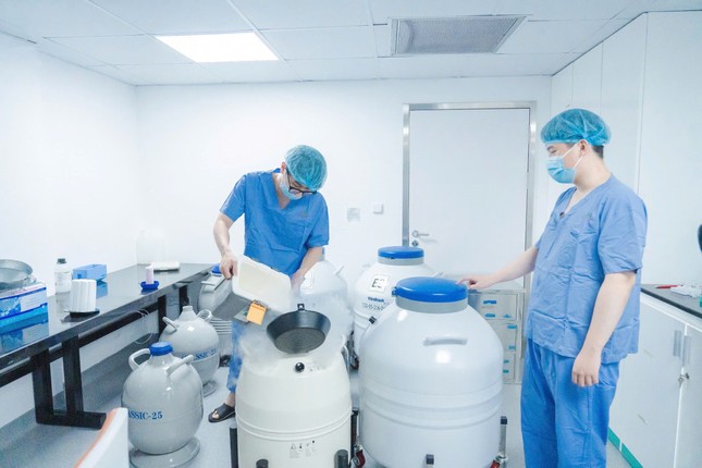 Bảo tồn khả năng sinh sản: Gìn giữ thiên chức làm cha mẹ trong tương lai ảnh 2