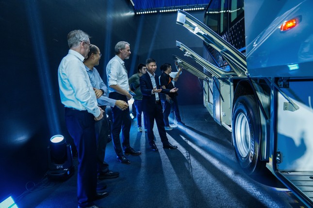 Thaco Auto xuất khẩu xe bus cao cấp Mercedes-Benz sang Thái Lan ảnh 4