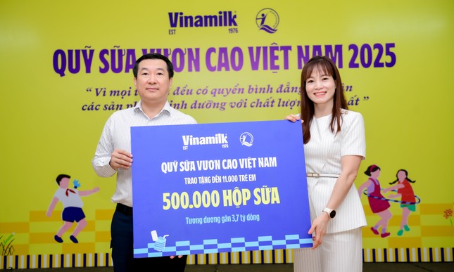 Vinamilk và quỹ sữa vươn cao Việt Nam năm thứ 18 mang nửa triệu hộp sữa đến với trẻ em khó khăn ảnh 2