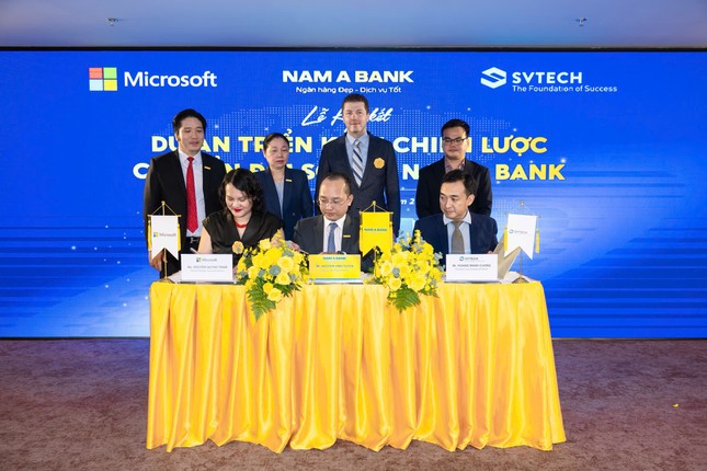 Nam A Bank số hóa môi trường làm việc, thúc đẩy năng suất và tăng cường bảo mật ảnh 1