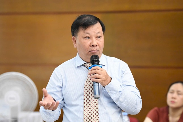 Có thể sẽ nâng mức thu hoặc đưa ra gói bảo hiểm y tế bổ sung ảnh 2
