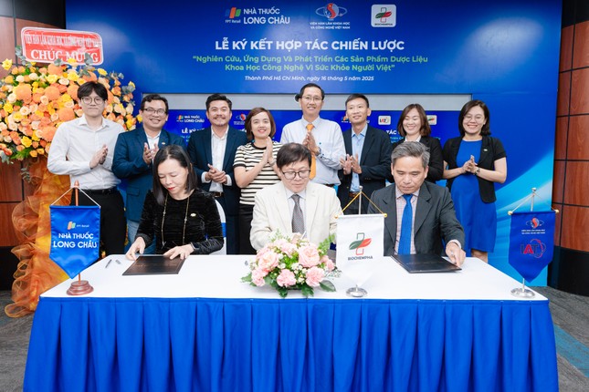 Long Châu hợp tác cùng Viện Công Nghệ Tiên Tiến - Viện Hàn Lâm KH&amp;CN phát triển dược phẩm bảo vệ sức khỏe người Việt ảnh 1