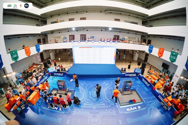 Đông đảo học sinh THCS tham gia tranh tài tại sân chơi công nghệ FPT Schools AI & Robotics Challenge 2025 ảnh 2