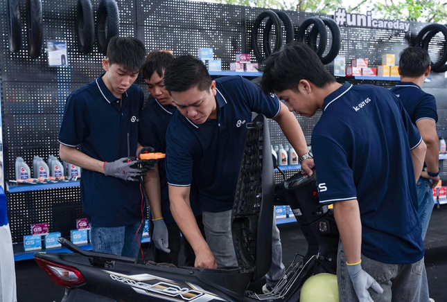 GS Việt Nam chăm sóc và bảo dưỡng xe máy miễn phí cho sinh viên ảnh 3