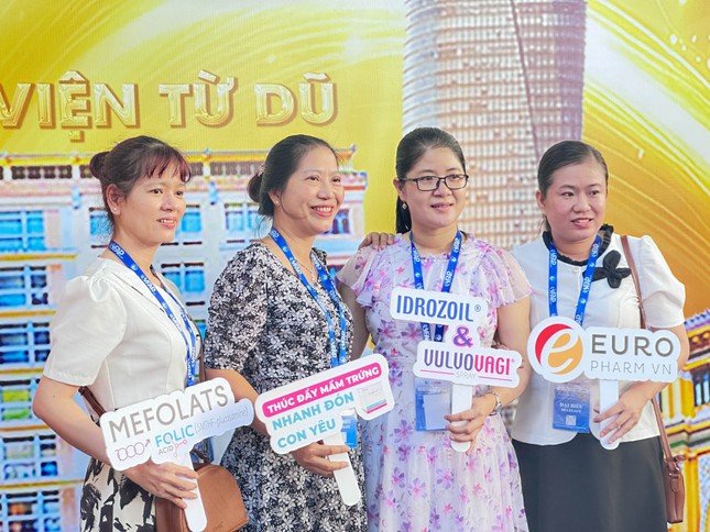 Hãng dược Euro Pharm VN tiếp tục tài trợ hội nghị sản phụ khoa Việt Pháp VFAP25 ảnh 5