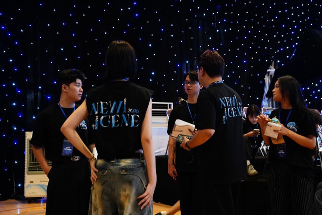 Phía sau Runway: Ban tổ chức NEW GENE 2025 – Những người 'kiến tạo' sàn diễn sáng tạo ảnh 1