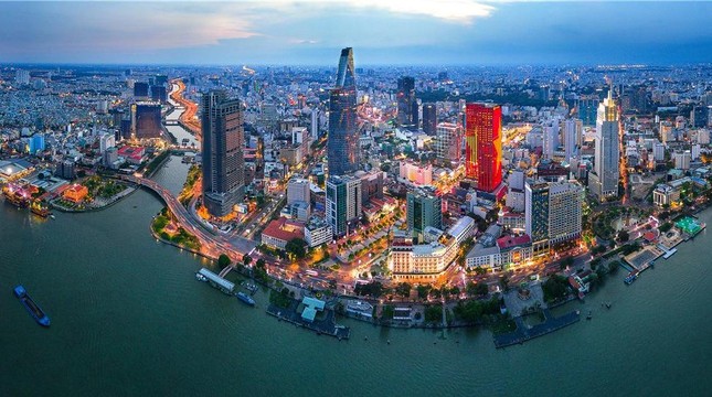 Thị trường bất động sản TP.HCM mới đón cơ hội từ xu hướng giãn dân hậu sáp nhập? ảnh 1