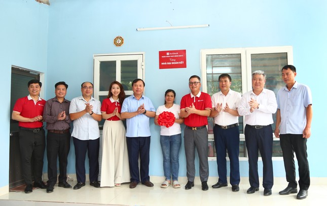 SeABank bàn giao 856 căn nhà đại đoàn kết cho tỉnh Hòa Bình ảnh 2