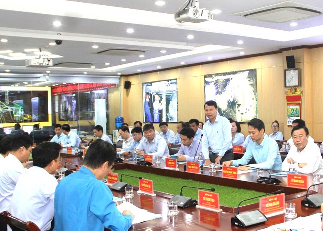 Bí thư Tỉnh ủy Quảng Ninh thăm, động viên thợ lò Hà Lầm ảnh 3