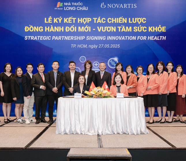 Long Châu hợp tác cùng hãng dược Novartis, đưa giải pháp chăm sóc sức khỏe tiên tiến trên thế giới đến Việt Nam ảnh 1