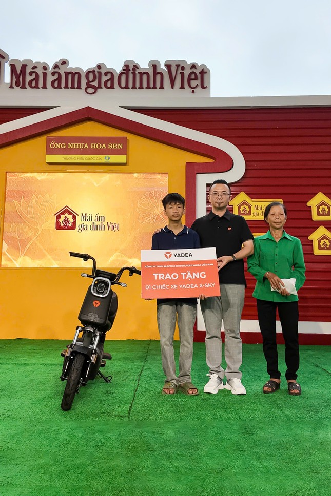 Hành trình yêu thương: YADEA Việt Nam trao xe điện cho trẻ em nghèo hiếu học tại Bắc Giang ảnh 2