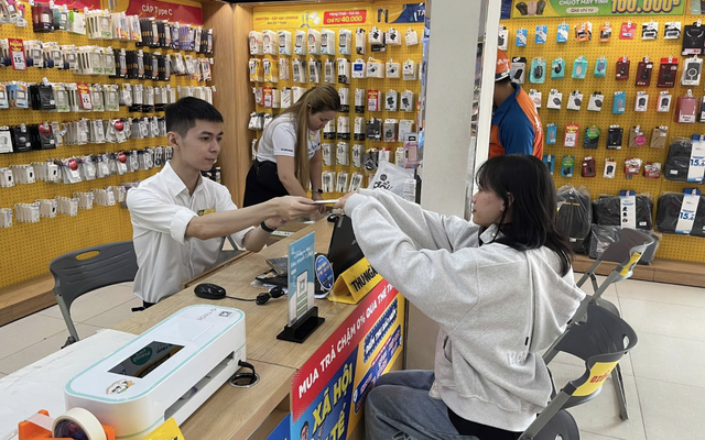Dịch vụ nạp - rút - chuyển tiền của Thế Giới Di Động qua ngân hàng: Đa dạng, linh hoạt, chi phí tối ưu hơn ảnh 3