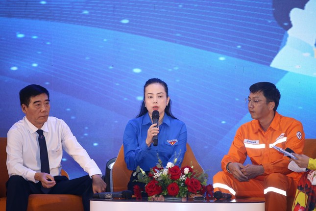EVNNPC vinh danh 105 tập thể, cá nhân điển hình tiên tiến giai đoạn 2020-2025 ảnh 4