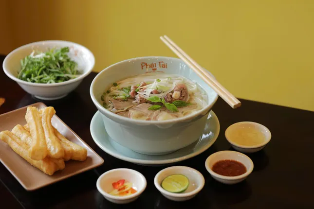 Doanh nhân du lịch 'đi bán phở' vị truyền thống ảnh 1