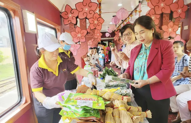 Bình Định chính thức khởi động chuyến tàu du lịch đường sắt ‘Về miền Đất Võ’ ảnh 2