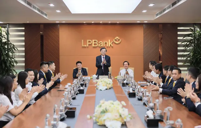 Người thắp lại ngọn lửa bóng đá Ninh Bình, kiến tạo tương lai cho thế hệ trẻ ảnh 1