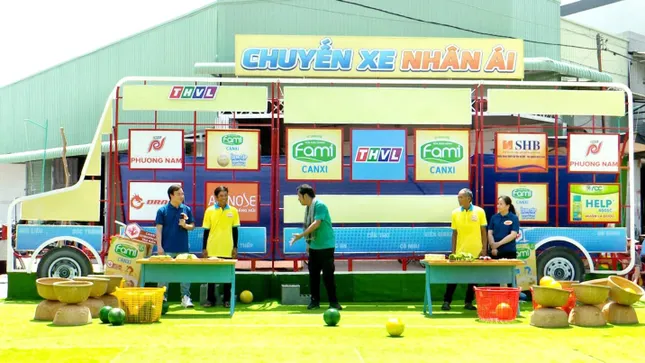 Fami Canxi viết tiếp hành trình lan tỏa yêu thương cùng Chuyến Xe Nhân Ái ảnh 1