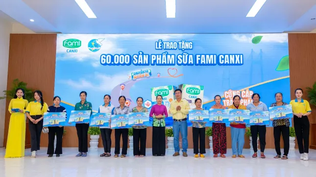 Fami Canxi viết tiếp hành trình lan tỏa yêu thương cùng Chuyến Xe Nhân Ái ảnh 2