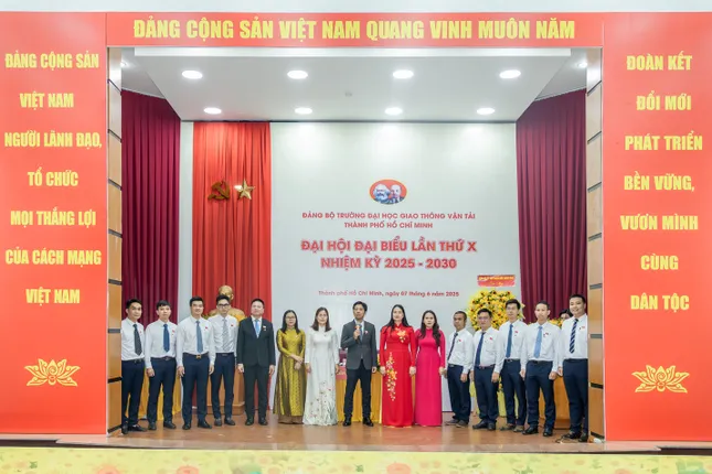 Đại hội Đảng bộ Trường ĐH Giao thông vận tải TPHCM lần thứ X: Đoàn kết, đổi mới, phát triển bền vững ảnh 3