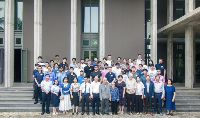 Nhiều nhà khoa học thế giới đến Quy Nhơn dự Trường hè nâng cao về lý thuyết trường lượng tử ảnh 1