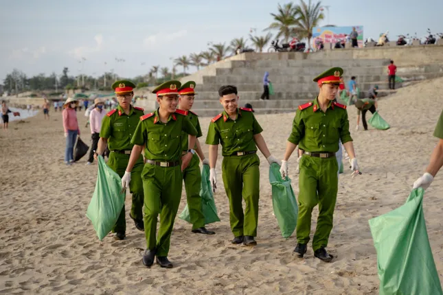 &apos;Cùng hành động vì biển xanh&apos;: Hành trình của 10.000 trái tim lan tỏa thông điệp sống xanh ảnh 3