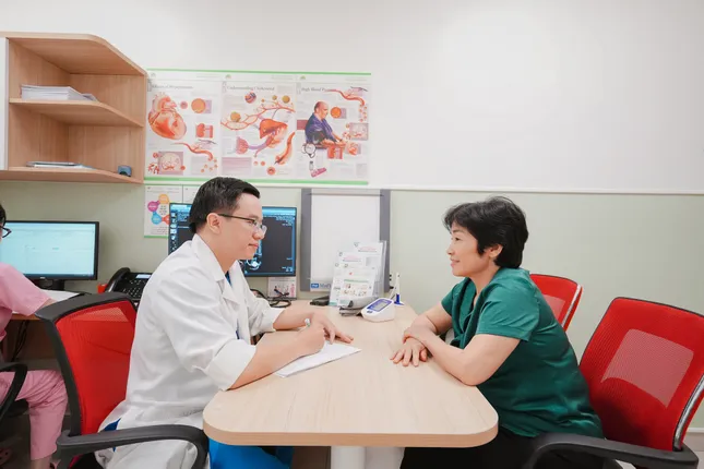 Nắng nóng đỉnh điểm, nhiều người cao tuổi cấp cứu vì nhồi máu cơ tim ảnh 2