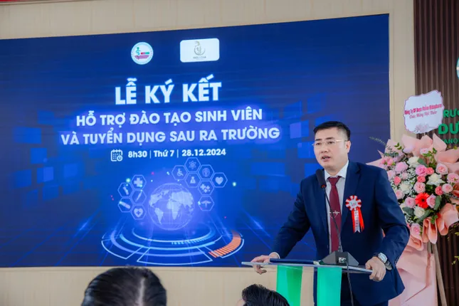 Cao đẳng Dược Hà Nội: Dạy sinh viên không chỉ biết nghề, mà phải làm được nghề ảnh 2