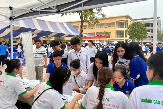 Cao đẳng Dược Hà Nội: Dạy sinh viên không chỉ biết nghề, mà phải làm được nghề ảnh 5