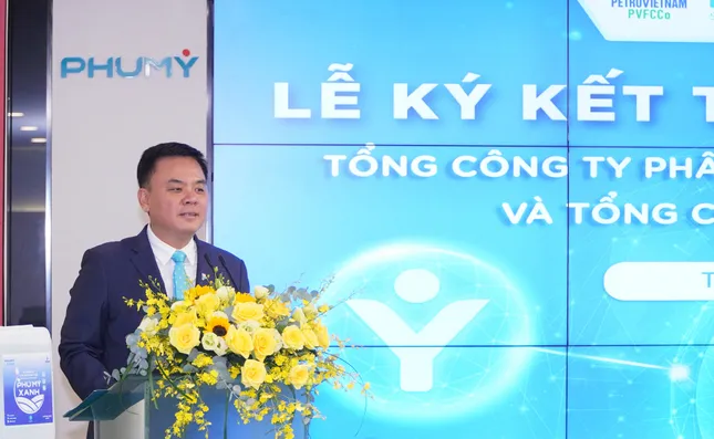 PVFCCo - Phú Mỹ và PVOIL ký kết thỏa thuận hợp tác trong lĩnh vực dịch vụ, thương mại và hóa chất ảnh 1