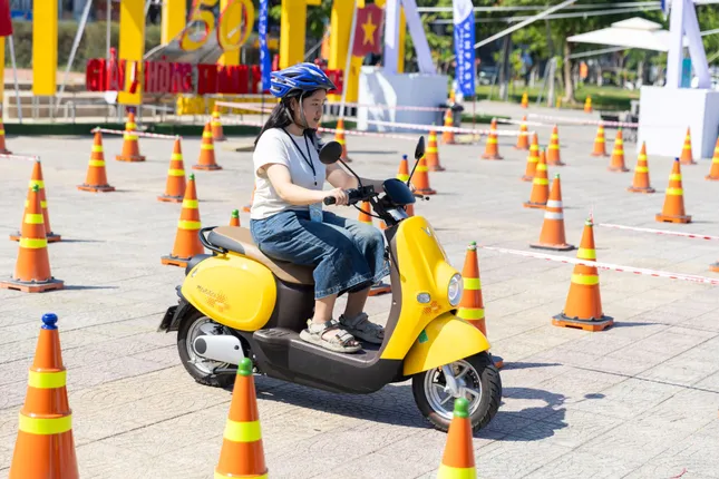 Cuộc cách mạng chuyển đổi xanh từ những chiếc xe máy VinFast ảnh 1