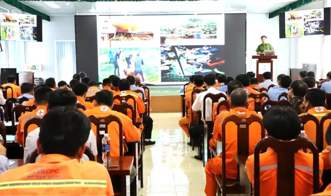 Công ty Điện lực Đắk Nông tăng cường an toàn phòng cháy chữa cháy hệ thống điện ảnh 1