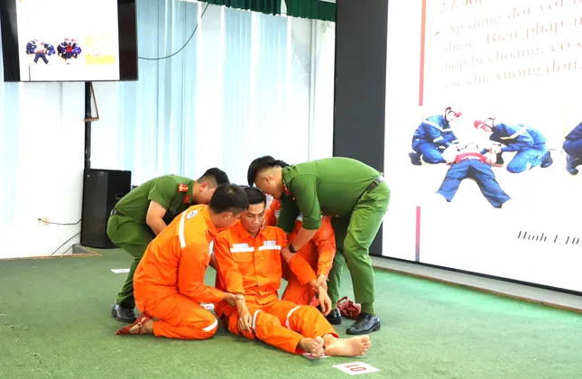 Công ty Điện lực Đắk Nông tăng cường an toàn phòng cháy chữa cháy hệ thống điện ảnh 3