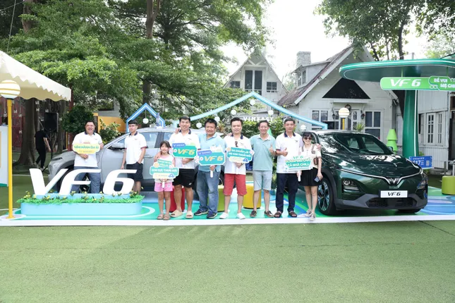 Gia đình lái thử VinFast VF 6: Đây là chiếc xe gia đình tôi mong muốn bấy lâu ảnh 1