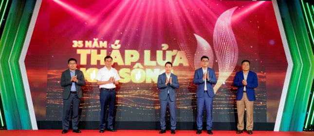 PV GAS Talks '35 năm - Thắp lửa non sông': Hành trình truyền cảm hứng, kết nối và giữ lửa nhiệt huyết ảnh 1