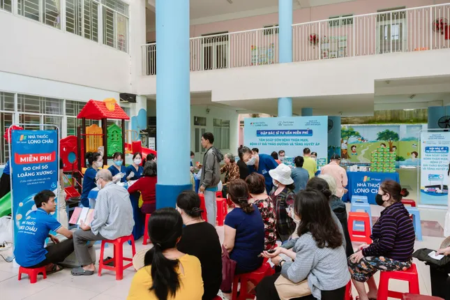 Nhờ Long Châu, tôi phát hiện sớm bệnh thận mạn, ngăn nguy cơ suy thận từ lúc chưa có dấu hiệu rõ ràng ảnh 2